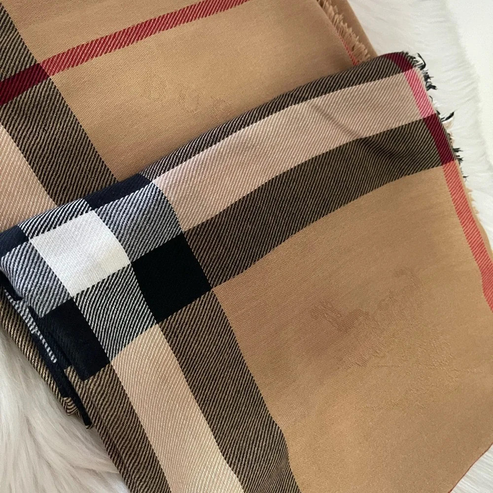 Burberry Prorsum Wrap Shawl. - Picture 9 of 16